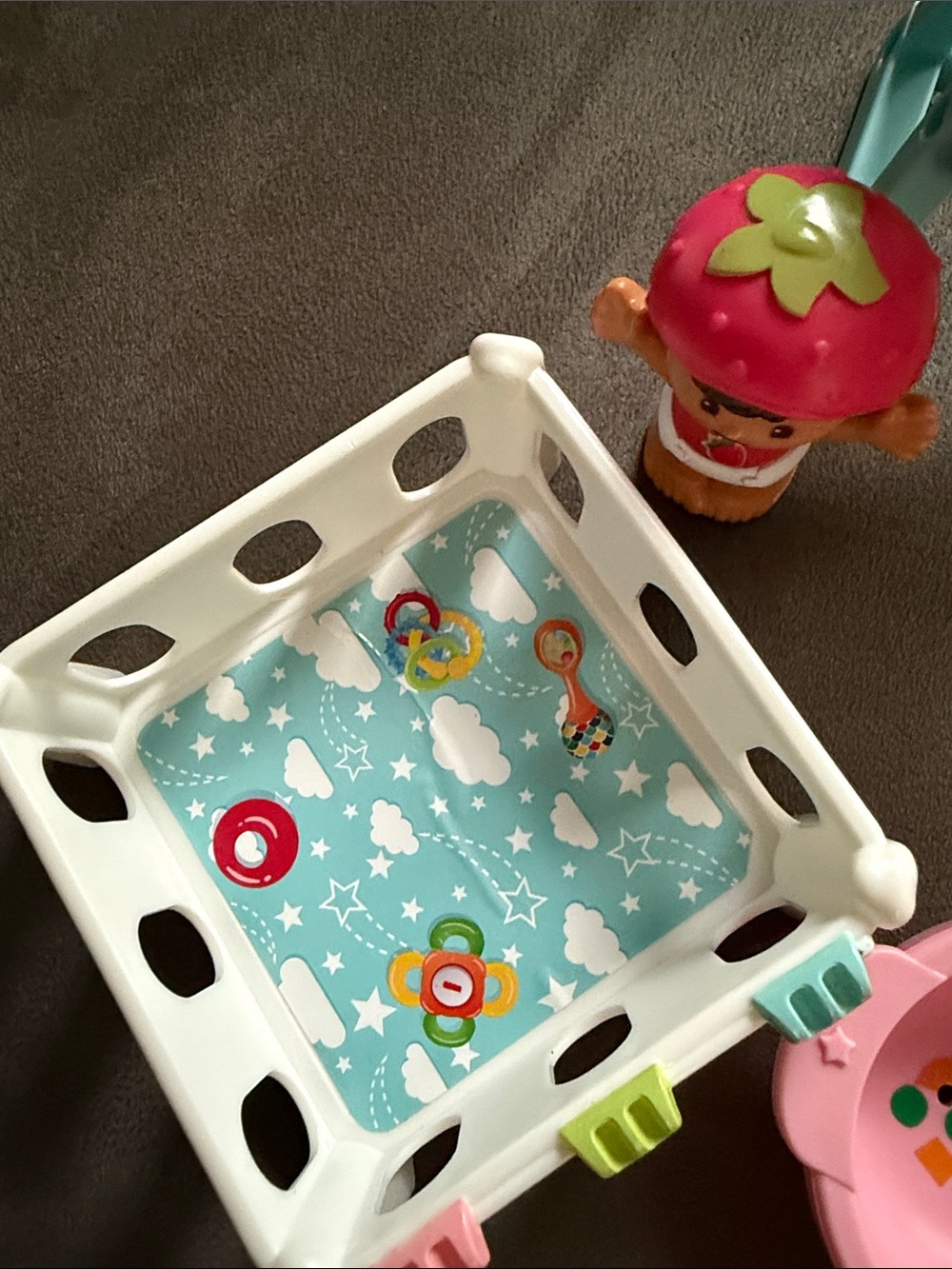 Fisher-Price Little People “Snack & Snooze” (Strawberry Baby) Playset - Picture 5 of 6